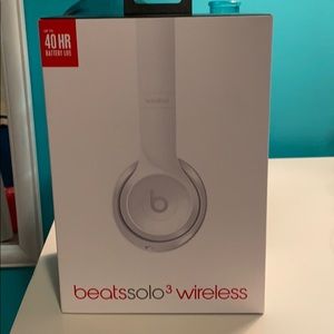 BRAND NEW beats solo 3 wireless